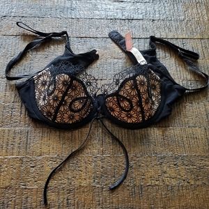 Victoria's Secret 34A demi underwire cup